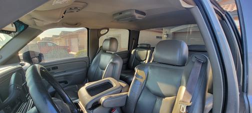 Gray 2006 Chevrolet Silverado 2500 LT H/D Crew Cab