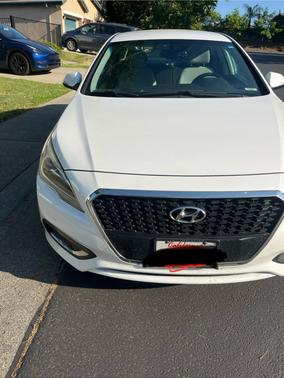 2017 Hyundai SONATA Hybrid SE