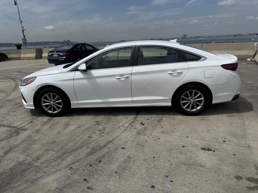 2018 Hyundai SONATA SE
