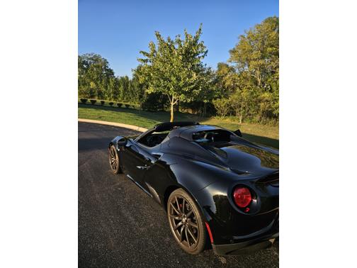 2019 Alfa Romeo 4C Spider Base