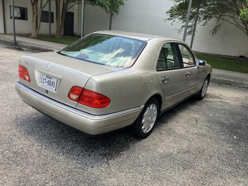 1998 Mercedes-Benz E-Class E320
