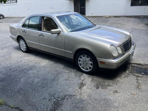 1998 Mercedes-Benz E-Class E320