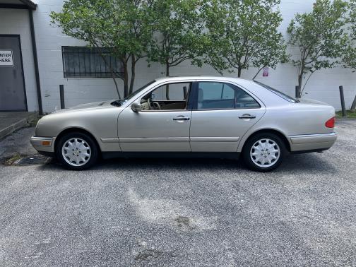 1998 Mercedes-Benz E-Class E320