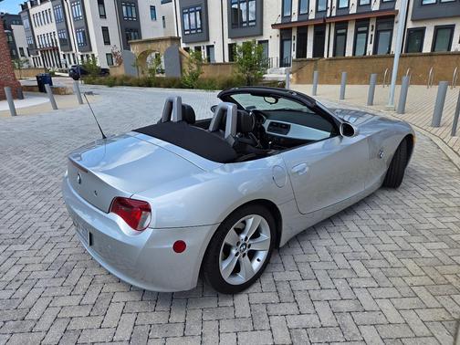 Silver 2007 BMW Z4 3.0i Roadster