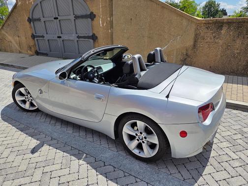 Silver 2007 BMW Z4 3.0i Roadster