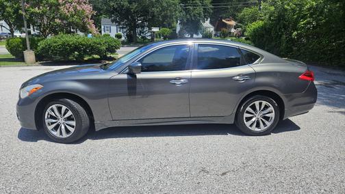 2012 INFINITI M37 x
