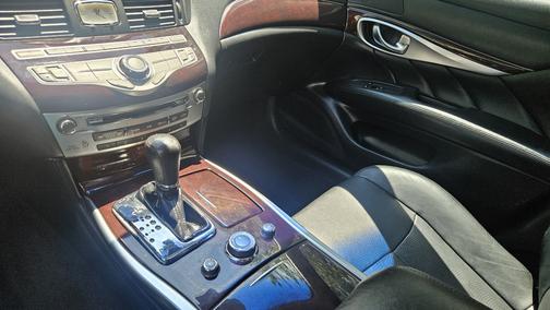 2012 INFINITI M37 x