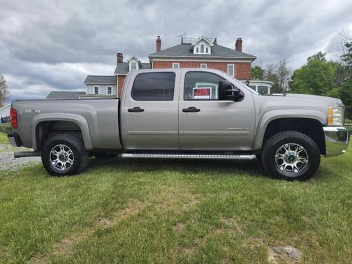 Silver 2007 Chevrolet Silverado 2500 LT2 H/D Crew Cab