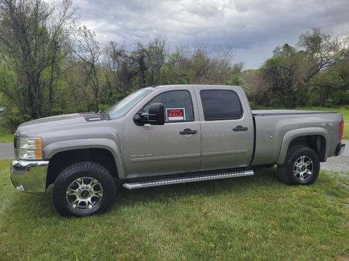 Silver 2007 Chevrolet Silverado 2500 LT2 H/D Crew Cab