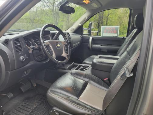 Silver 2007 Chevrolet Silverado 2500 LT2 H/D Crew Cab