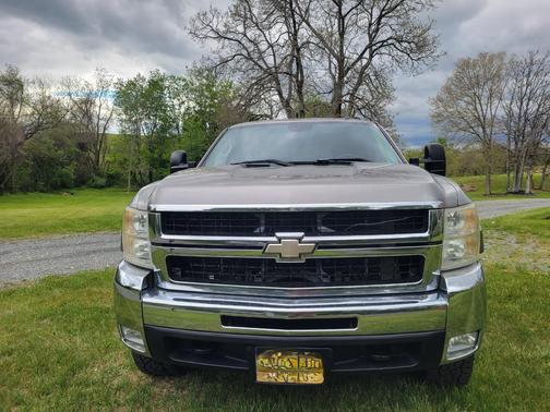 Silver 2007 Chevrolet Silverado 2500 LT2 H/D Crew Cab