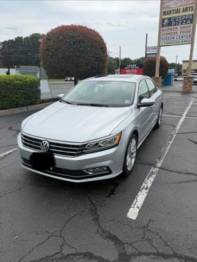Silver 2017 Volkswagen Passat 1.8T SE w/Technology