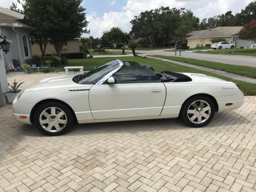 2002 Ford Thunderbird Deluxe