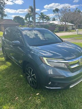 Blue 2019 Honda Pilot Touring 7-Passenger