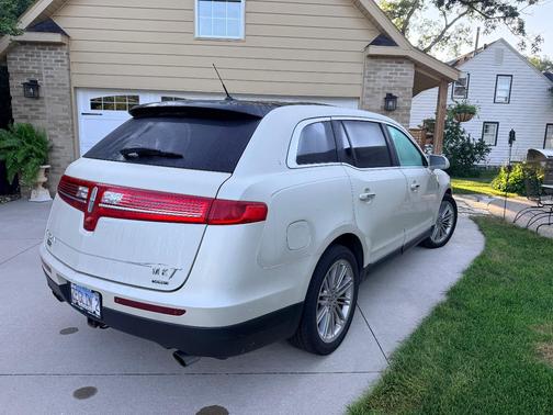 Beige 2016 Lincoln MKT EcoBoost