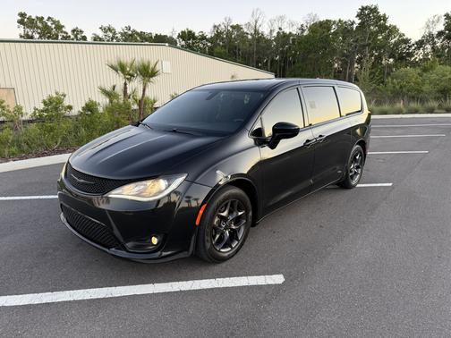 2018 Chrysler Pacifica Touring Plus