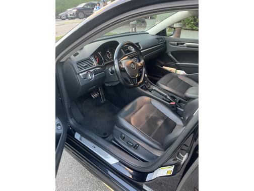 2017 Volkswagen Passat 1.8T R-Line w/Comfort