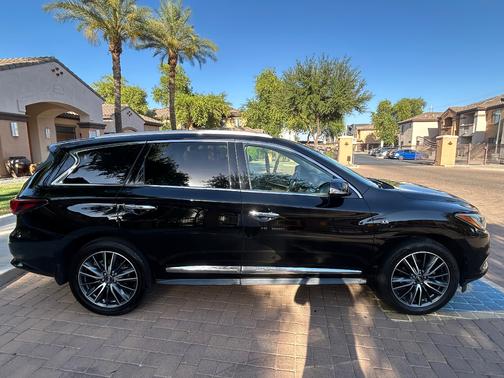 Black 2017 INFINITI QX60 Base