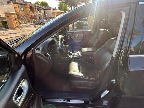 Black 2017 INFINITI QX60 Base