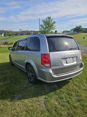 Silver 2017 Dodge Grand Caravan GT