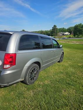 Silver 2017 Dodge Grand Caravan GT