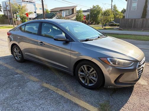 Gray 2018 Hyundai ELANTRA SEL