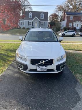 White 2013 Volvo XC70 T6