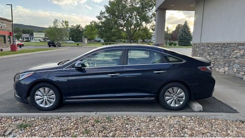 2017 Hyundai SONATA Hybrid SE