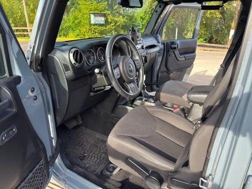 Gray 2015 Jeep Wrangler Unlimited Sport