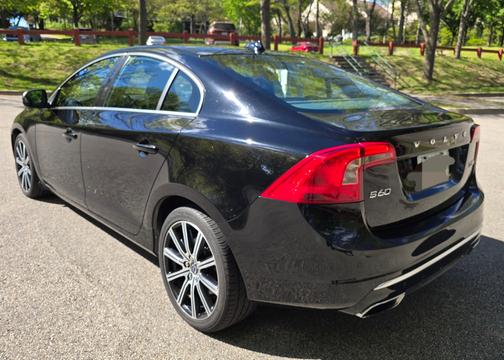 Black 2016 Volvo S60 Inscription T5 Premier