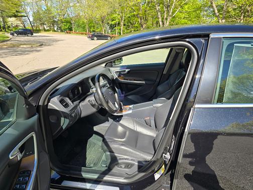 Black 2016 Volvo S60 Inscription T5 Premier