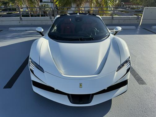 2022 Ferrari SF90 Spider Base