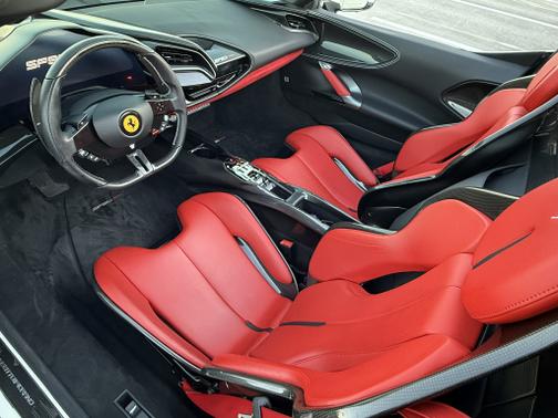 2022 Ferrari SF90 Spider Base