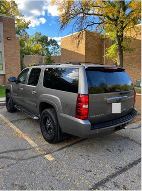 Beige 2011 Chevrolet Suburban 1500 LT