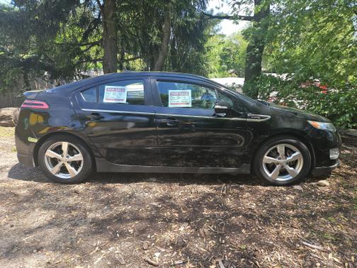 2011 Chevrolet Volt Base