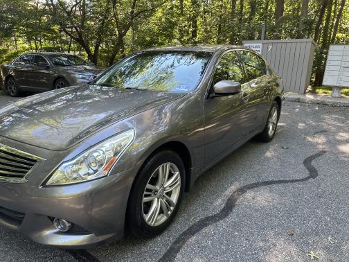 2011 INFINITI G37x Base