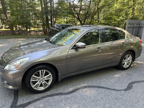 2011 INFINITI G37x Base