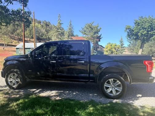 Black 2016 Ford F-150 Platinum