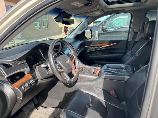 2017 Cadillac Escalade ESV Luxury