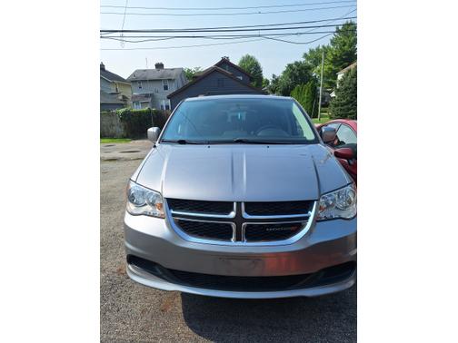 Silver 2016 Dodge Grand Caravan SXT