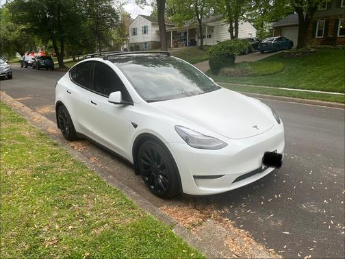 White 2023 Tesla Model Y Performance
