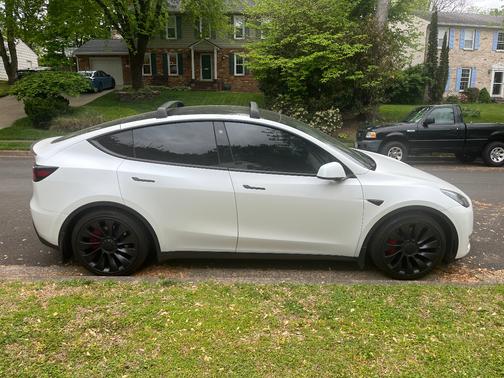 White 2023 Tesla Model Y Performance