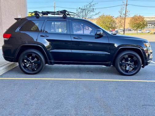Black 2015 Jeep Grand Cherokee Altitude
