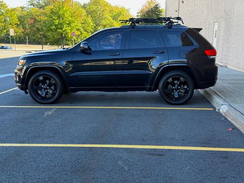 Black 2015 Jeep Grand Cherokee Altitude