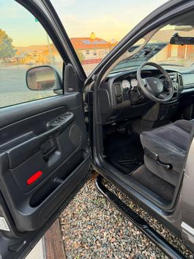 Gray 2004 Dodge Ram 1500 SLT Quad Cab