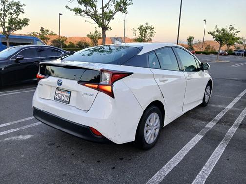 2019 Toyota Prius LE