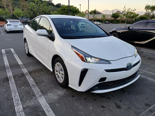 2019 Toyota Prius LE