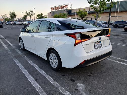 2019 Toyota Prius LE