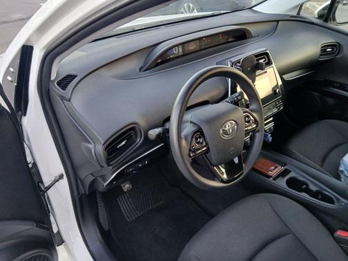 2019 Toyota Prius LE