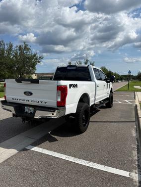 White 2017 Ford F-250 Lariat
